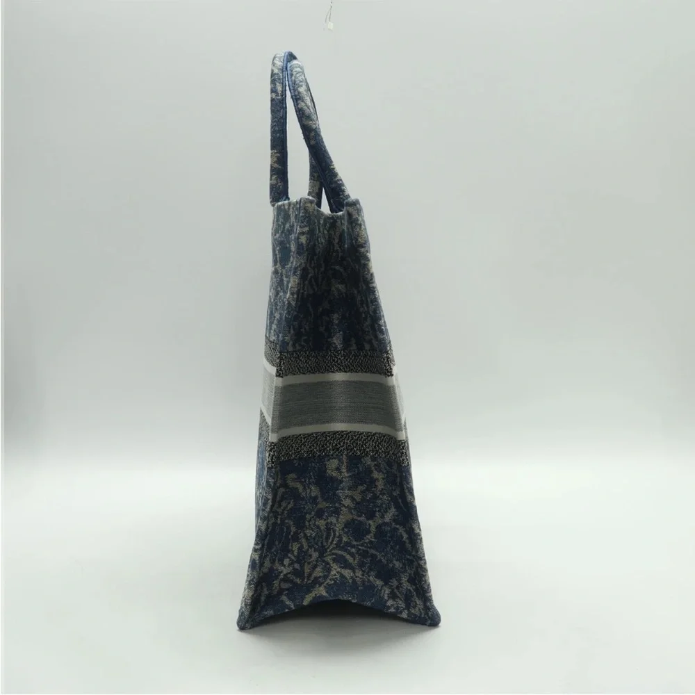 Dior Floral Blue Tote Bag - Picture 4 of 15